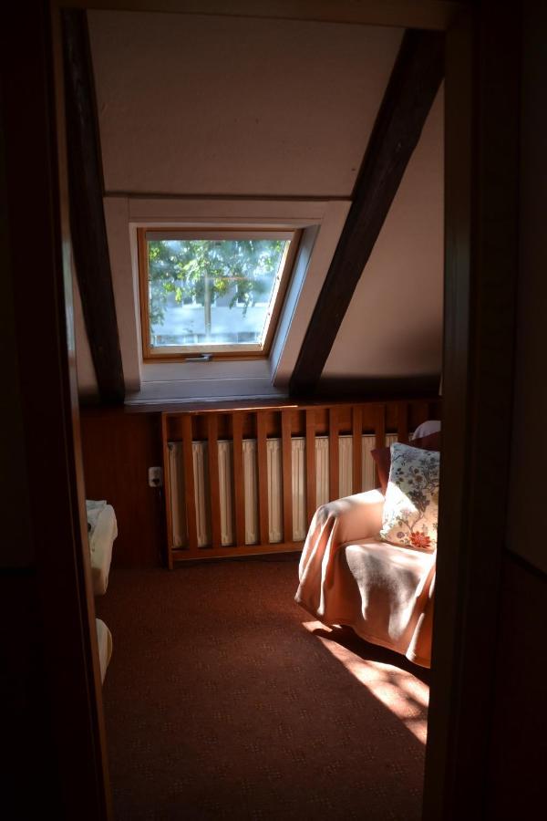 Pension U Akatu Praag Buitenkant foto